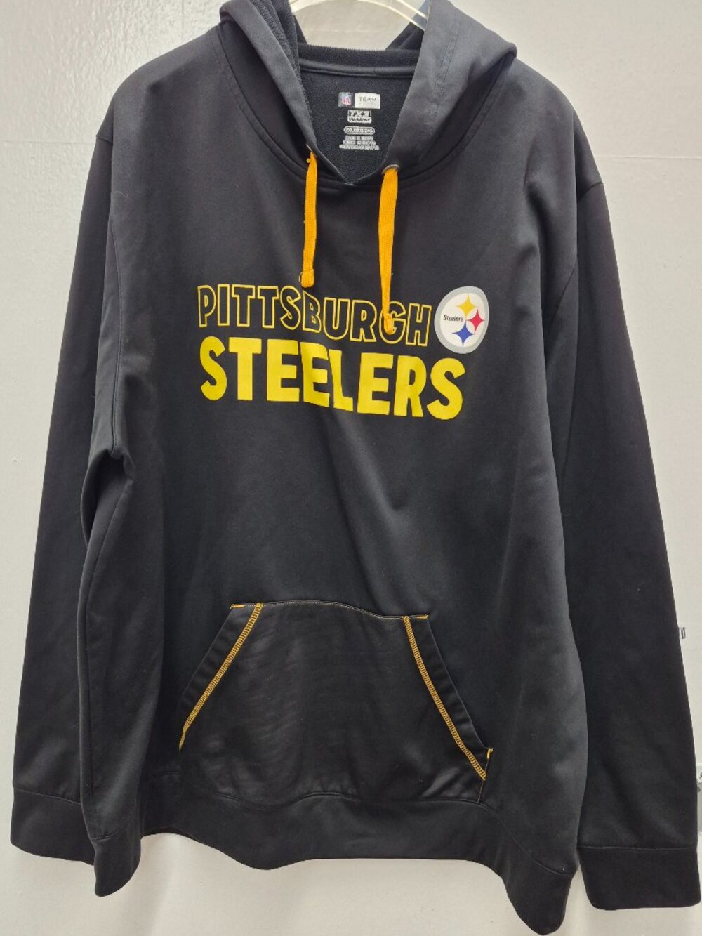 NFL Team Apparel Black Steelers Hoodie. Size 2XL